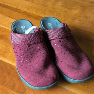 Bzees Maroon Mules with Black Sole